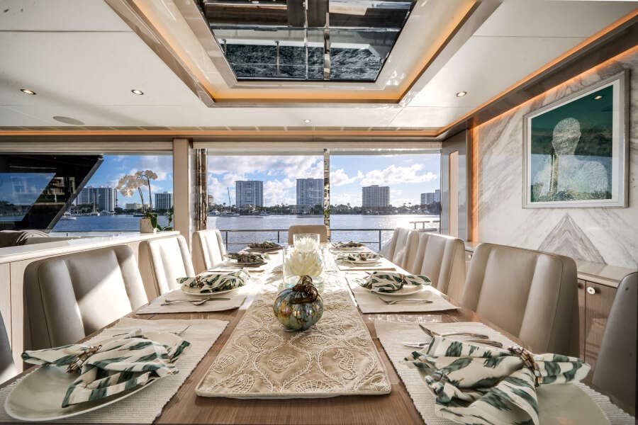 2022 Ocean Alexander 32L