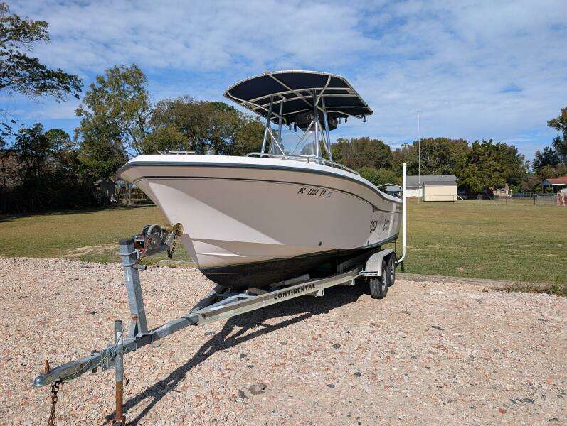 2002 Grady-White 209 Escape