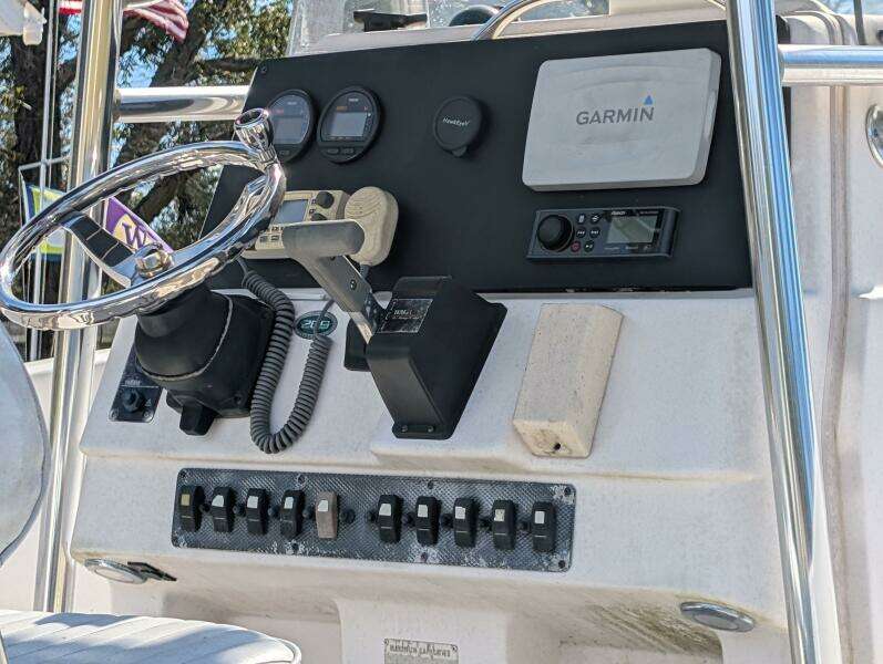 2002 Grady-White 209 Escape