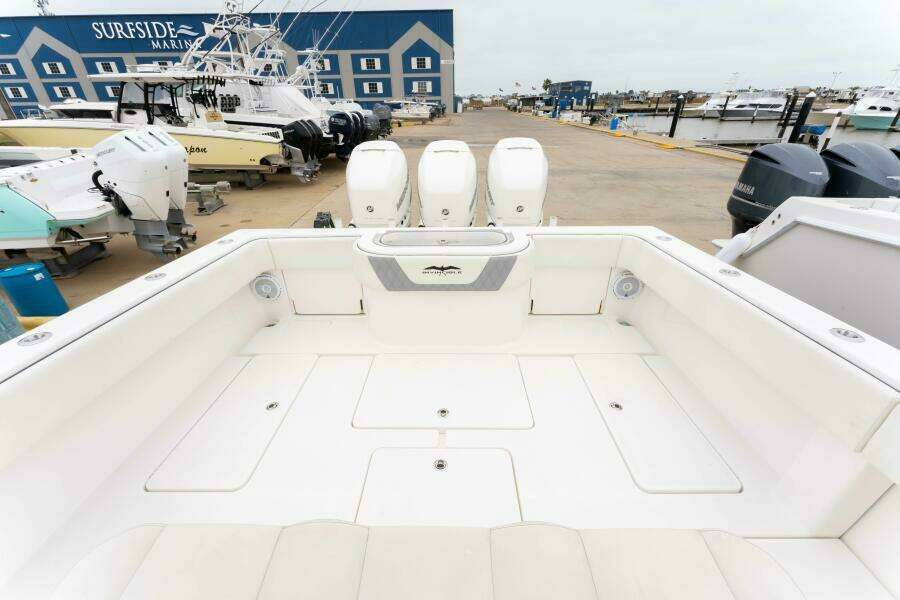 2019 Invincible 39 Open