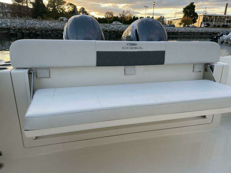 2022 Cobia 28