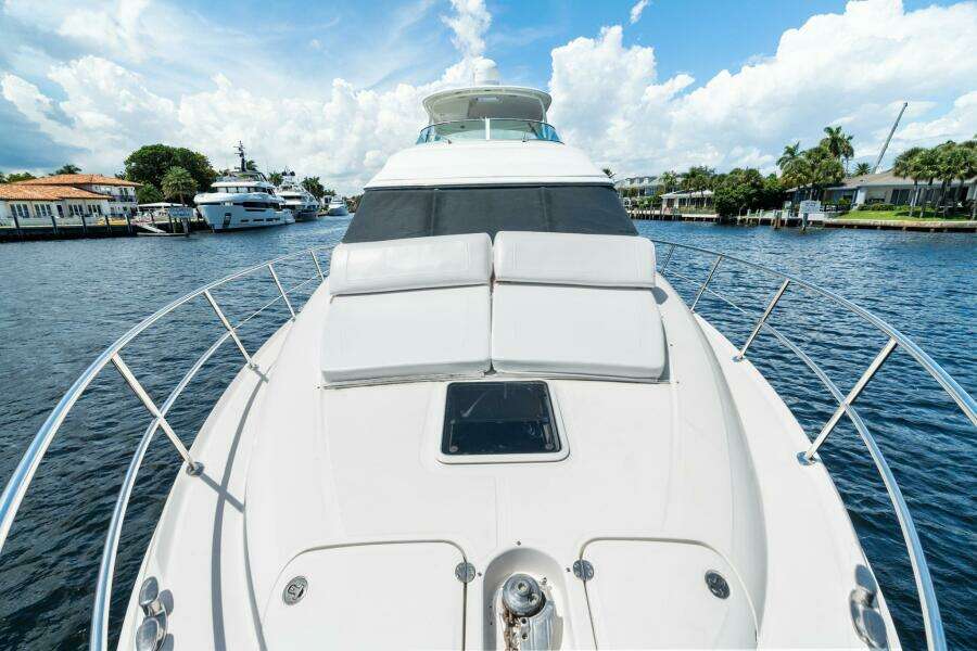 2001 Sea Ray 540 Cockpit Motor Yacht