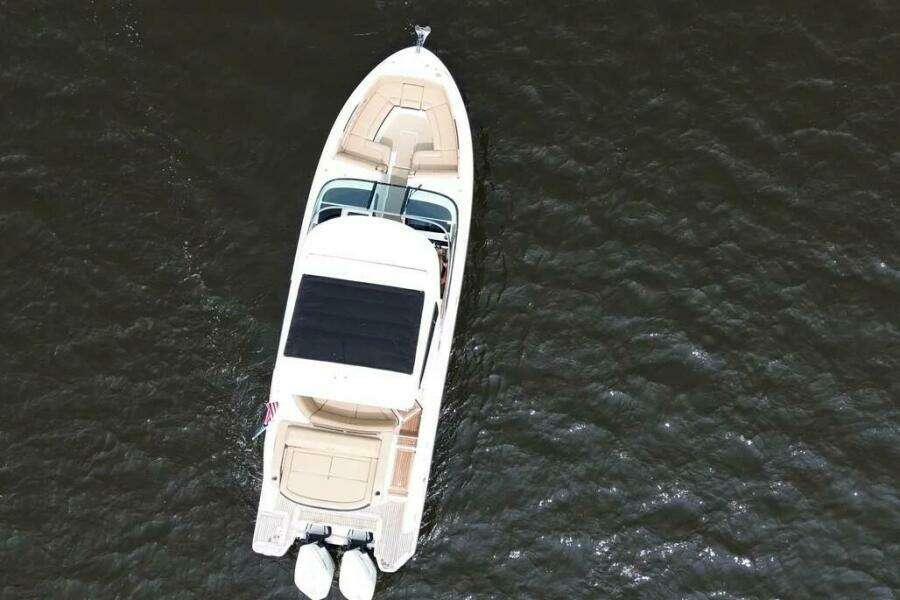 2023 Sea Ray SLX 310 Outboard