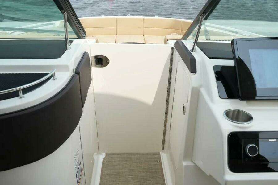 2023 Sea Ray SLX 310 Outboard