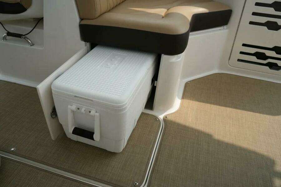 2023 Sea Ray SLX 310 Outboard