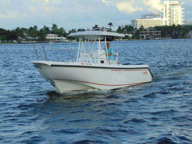 2001 Boston Whaler 26 Outrage