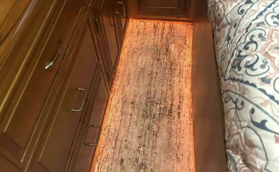 1988 Ocean Alexander 42 Aft Cabin