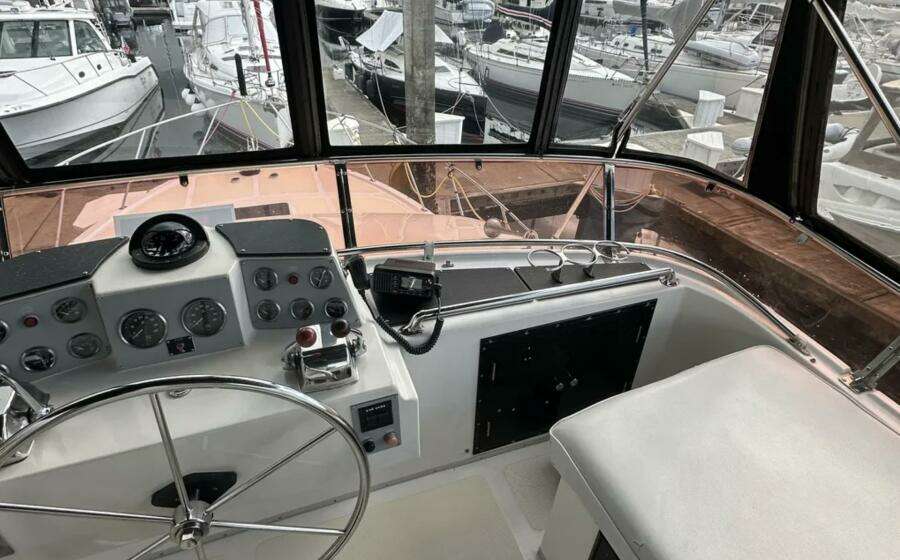 1988 Ocean Alexander 42 Aft Cabin