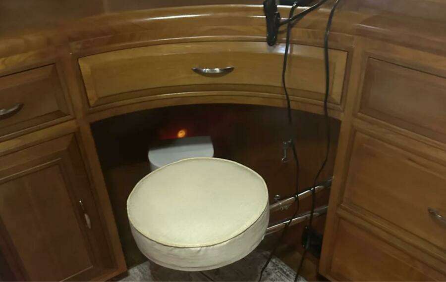 1988 Ocean Alexander 42 Aft Cabin