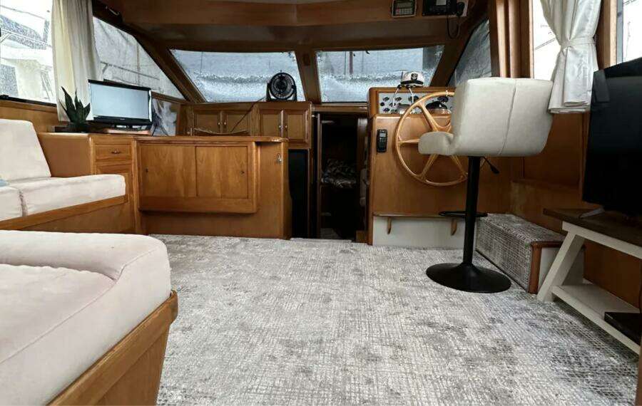 1988 Ocean Alexander 42 Aft Cabin
