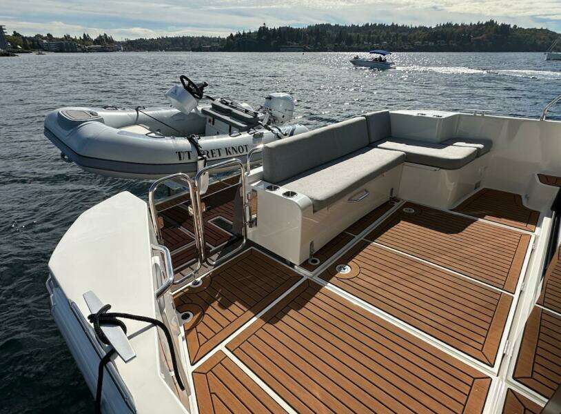 2024 Beneteau Swift Trawler 41 Sedan