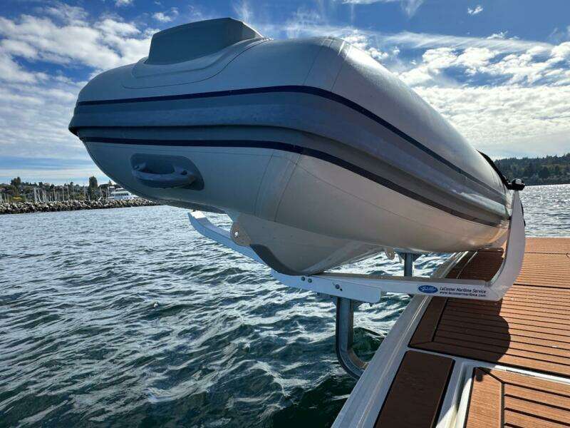 2024 Beneteau Swift Trawler 41 Sedan