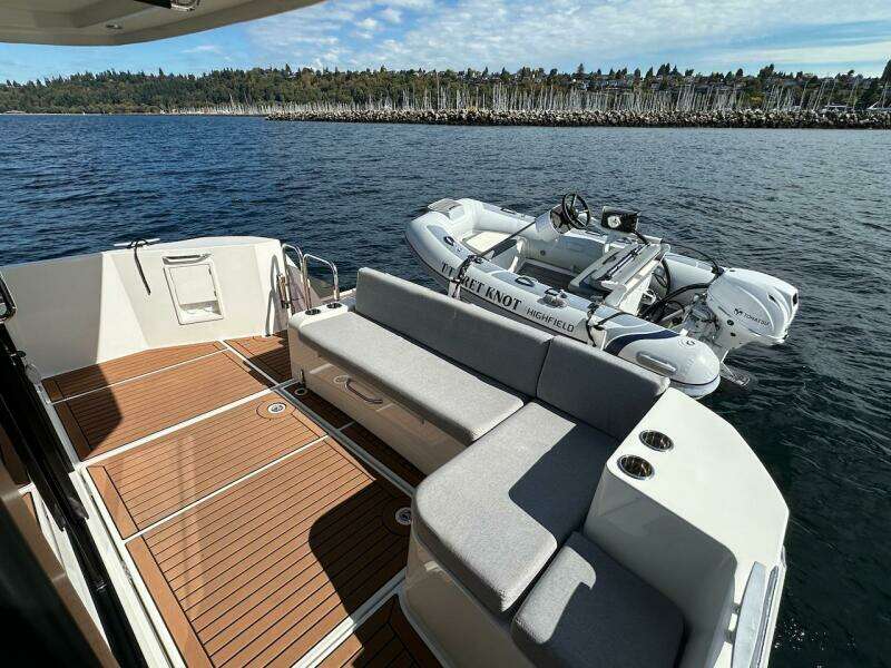 2024 Beneteau Swift Trawler 41 Sedan