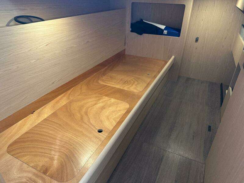 2024 Beneteau Swift Trawler 41 Sedan