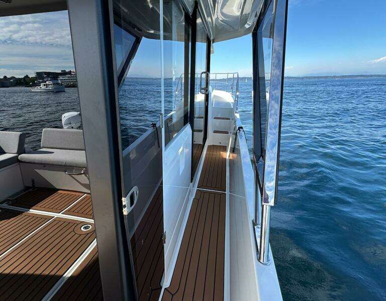 2024 Beneteau Swift Trawler 41 Sedan