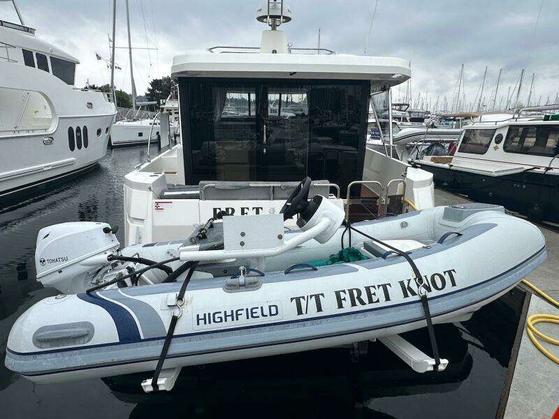 2024 Beneteau Swift Trawler 41 Sedan