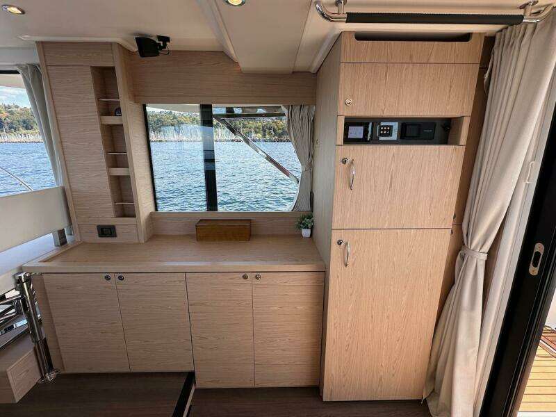 2024 Beneteau Swift Trawler 41 Sedan