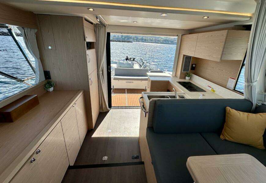 2024 Beneteau Swift Trawler 41 Sedan