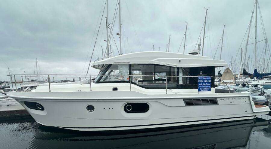 2024 Beneteau Swift Trawler 41 Sedan