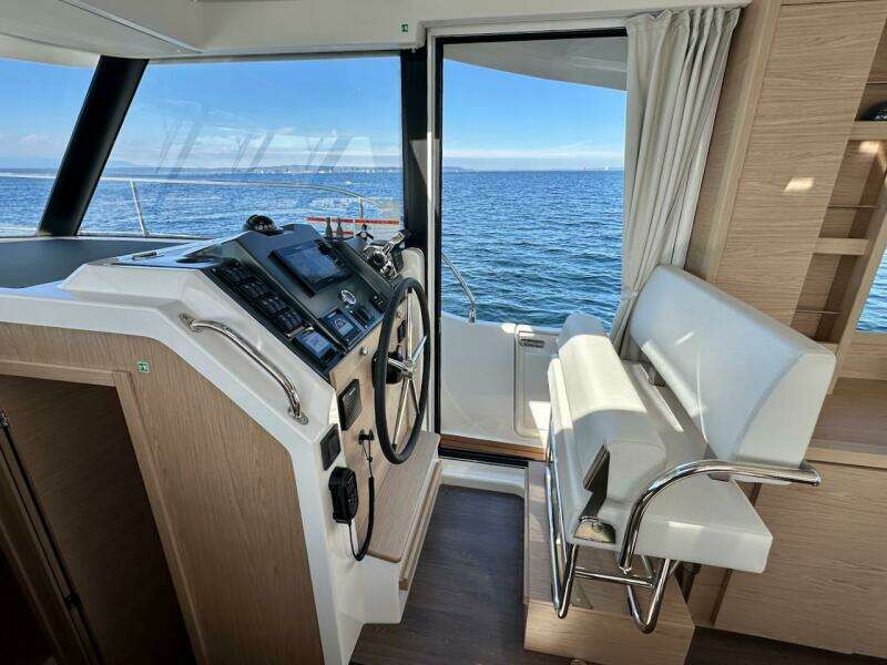 2024 Beneteau Swift Trawler 41 Sedan