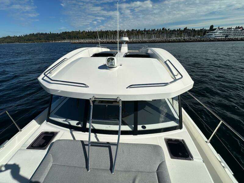 2024 Beneteau Swift Trawler 41 Sedan