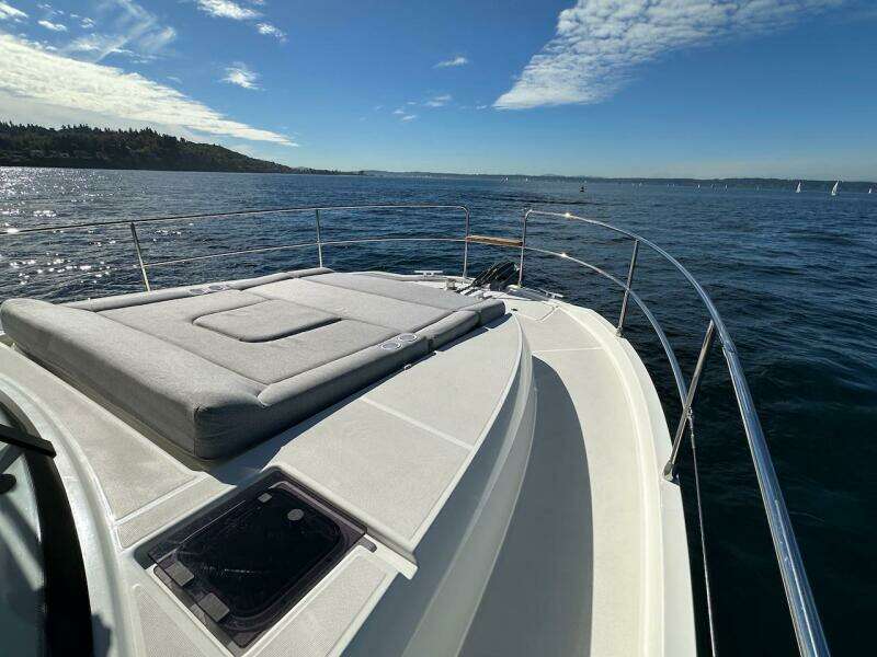 2024 Beneteau Swift Trawler 41 Sedan