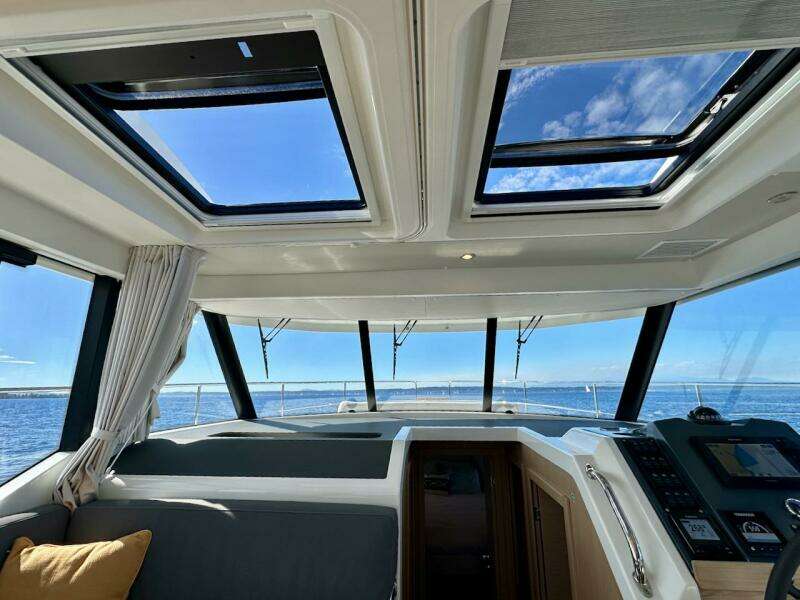 2024 Beneteau Swift Trawler 41 Sedan