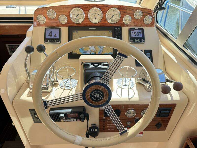 2004 Island Packet 360 Hardtop Express Cruiser