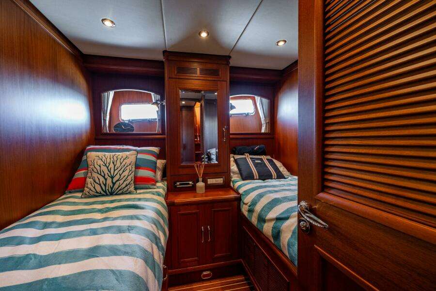 2007 Grand Banks 59 Aleutian Raised Pilothouse