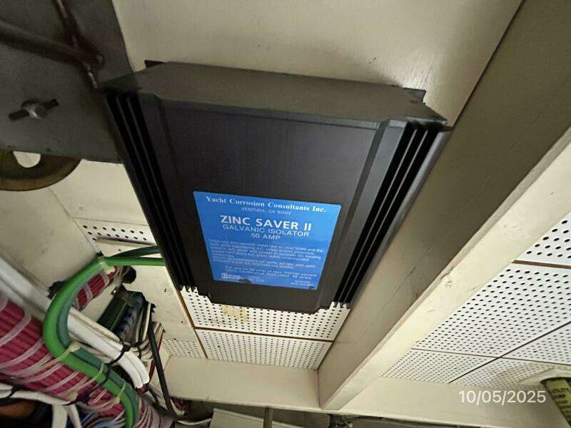 42' Grand Banks galvanic isolator