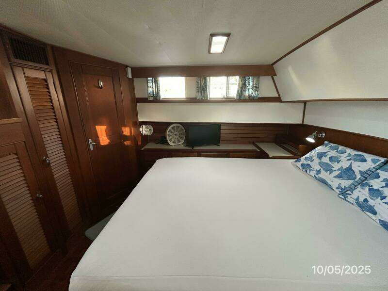 42' Grand Banks master stateroom starboard