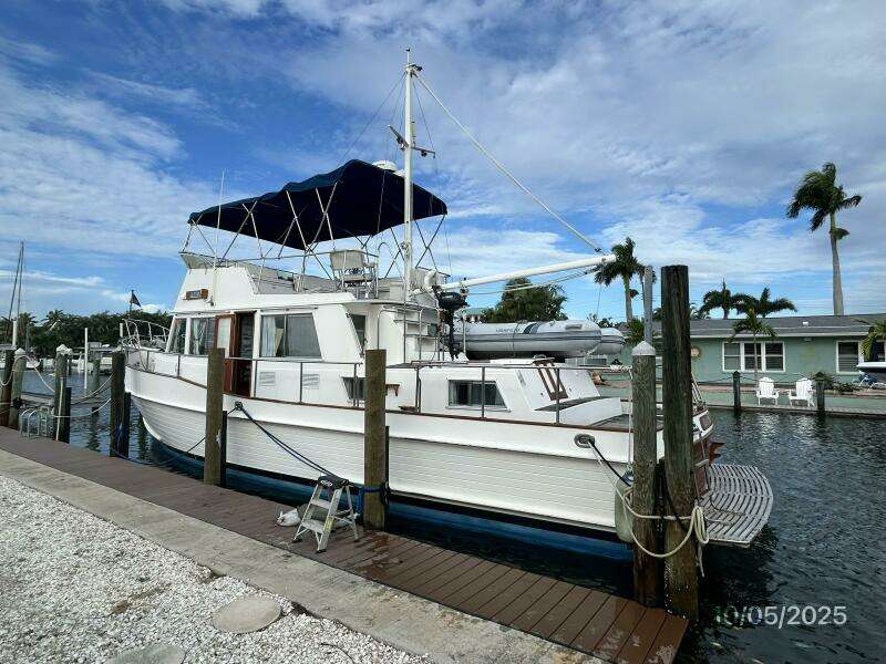 42' Grand Banks port aft profile