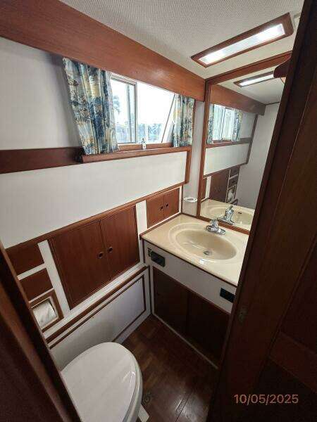 42' Grand Banks master stateroom head
