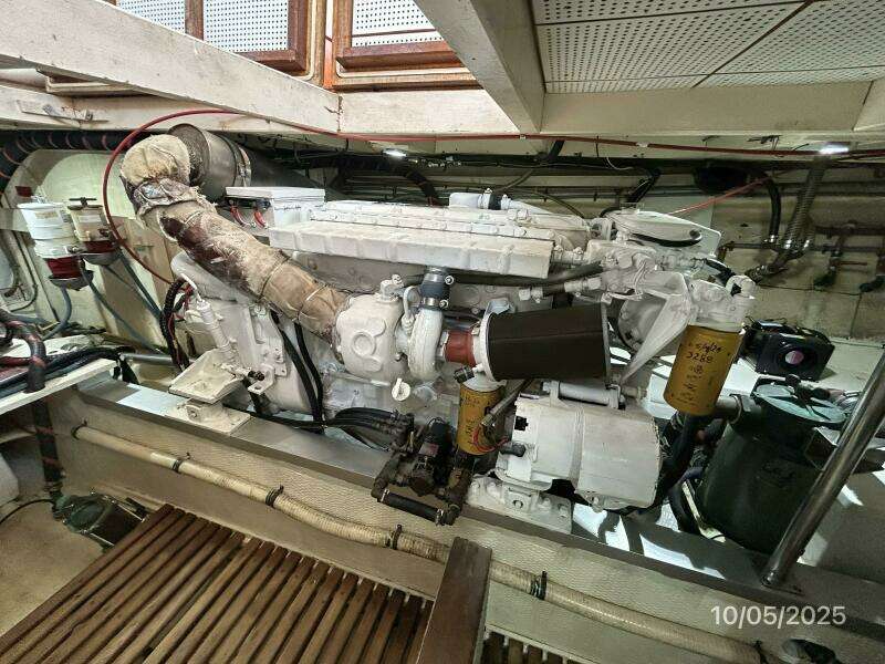 42' Grand Banks port main engine2