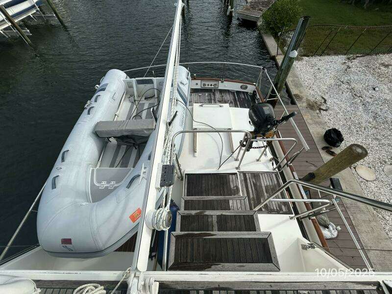 42' Grand Banks trunk cabin aft
