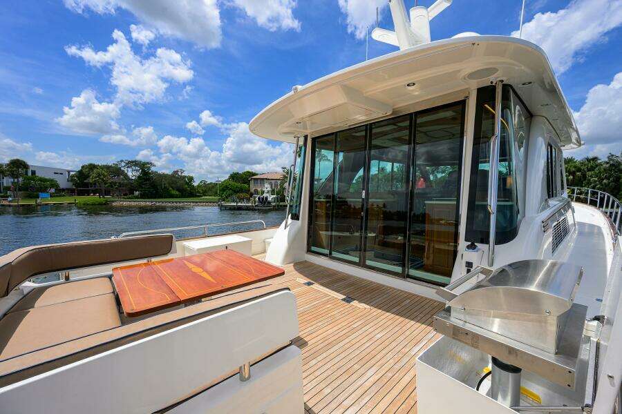 Aft Deck Seating & Salon Entrance