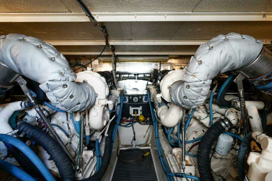 1994 Hatteras 46 Convertible- CHANGE ORDER- Engine Room