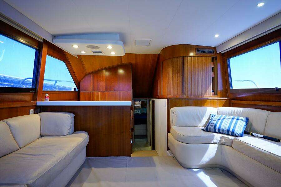 1994 Hatteras 46 Convertible- CHANGE ORDER- Salon