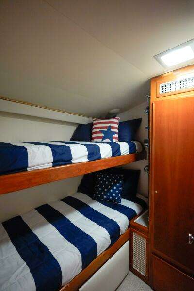 1994 Hatteras 46 Convertible- CHANGE ORDER- Guest Stateroom