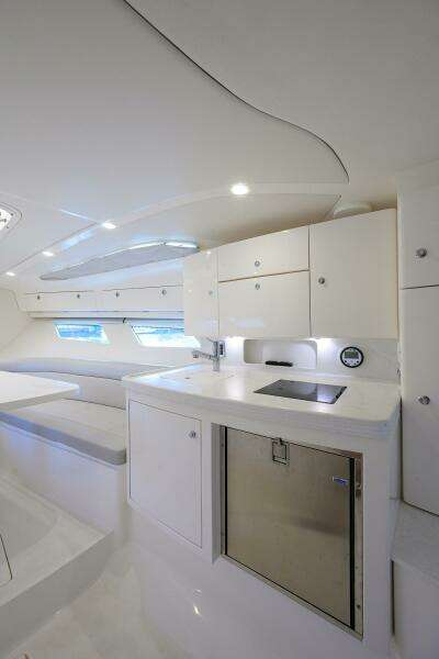 Intrepid 41 - Galley