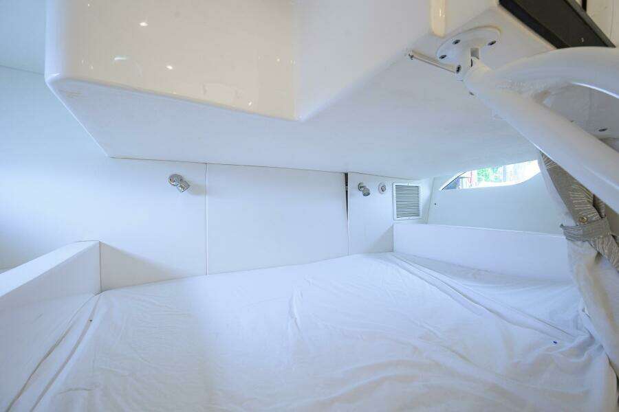 Intrepid 41 - Stateroom