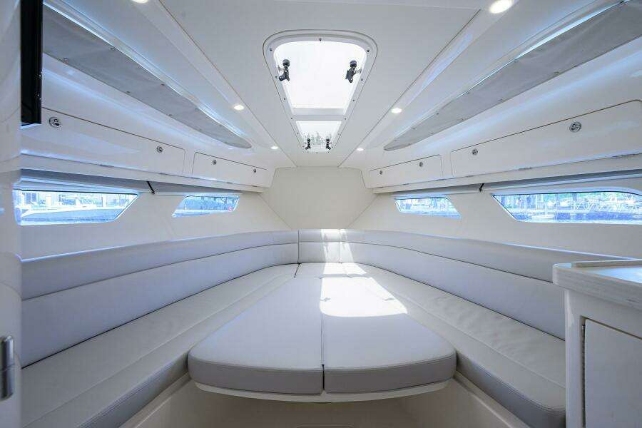 Intrepid 41 - Forward Berth