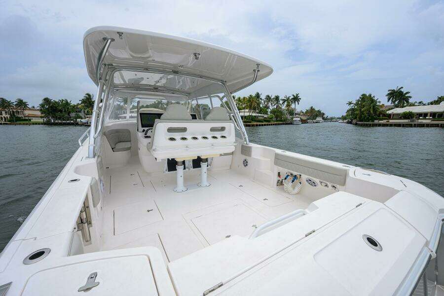 Intrepid 41 - Cockpit