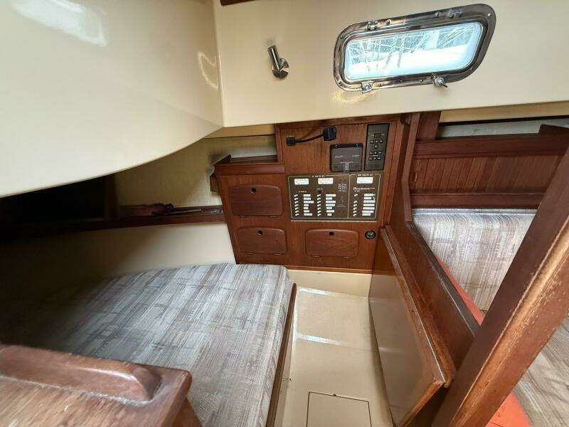 1991 Island Packet IP-29