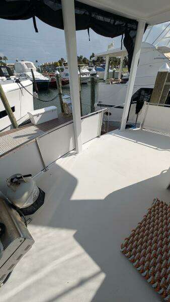 1994 Carver 370 AFT CABIN