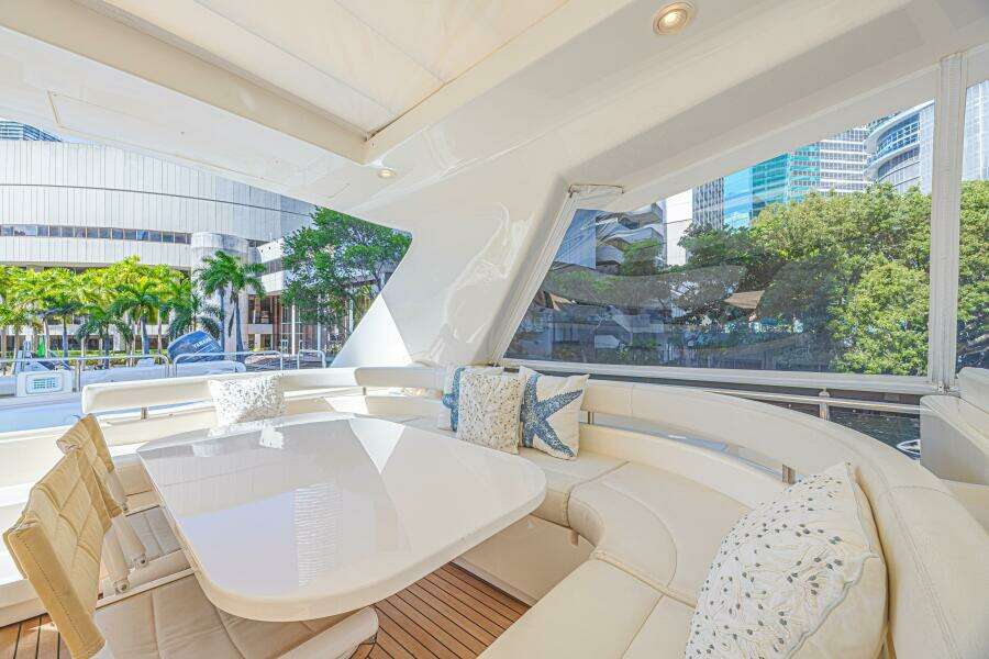 2011 Ferretti Yachts 830