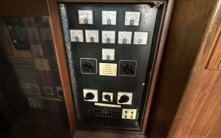 1974 Hatteras 58 Yachtfish