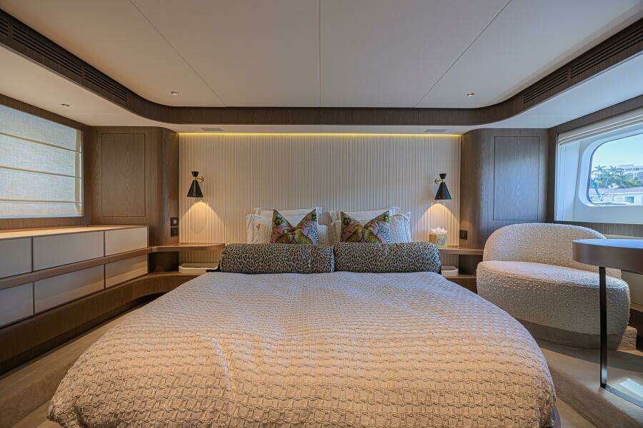 2022 Azimut Magellano 66