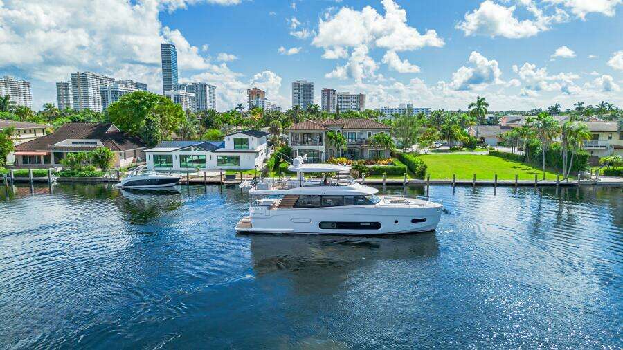 2022 Azimut Magellano 66