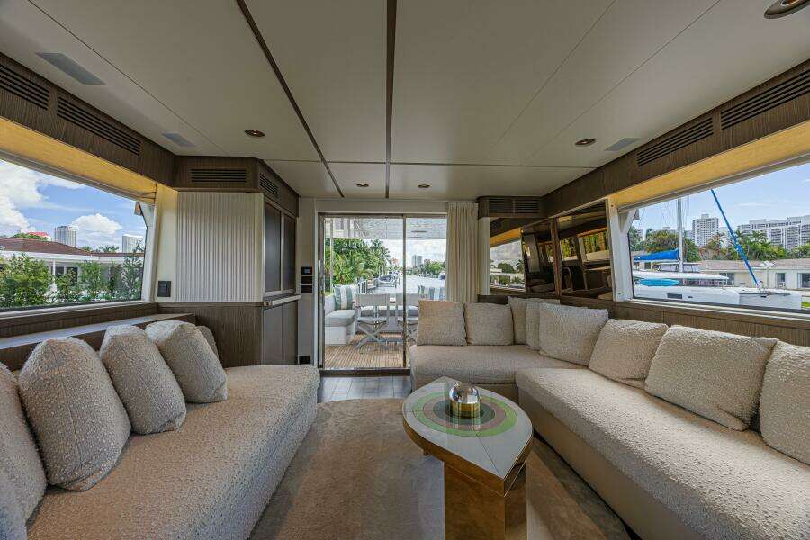 2022 Azimut Magellano 66